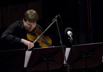 Soloist Graeme Jennings, Elision Ensemble