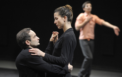 Raimund Hoghe, Astrid Bas, Emmanuel Eggermont, Si je meurs, laisser le balcon ouvert