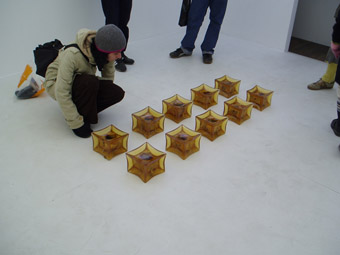 Thom Kubli, Stationsraum—Assimilativen Zahlwitz (installation)