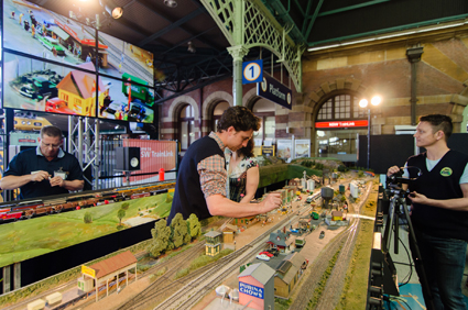 Sam Routledge, Martyn Coutts (right), I Think I Can presented by Intimate Spectacle and Performance Space at the Art and About Festival 2013, Sydney Central Train Station