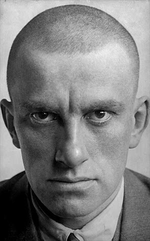 Vladimir Mayakovsky 