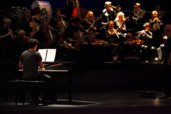 Bendigo Symphony Orchestra & Peter Dumsday (piano), pho:ton, BIFEM 2016